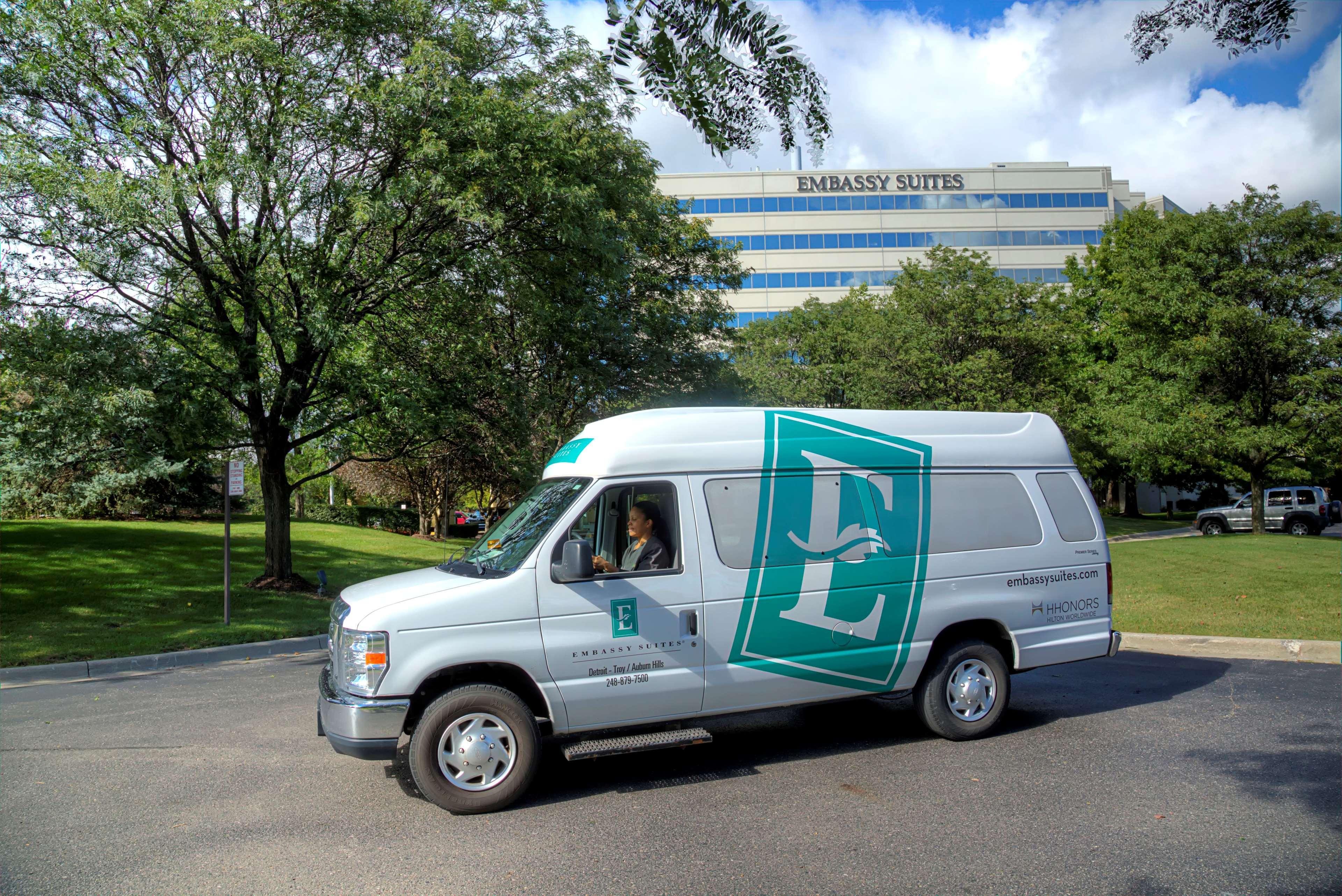 Embassy Suites By Hilton Detroit Troy Auburn Hills Exterior photo