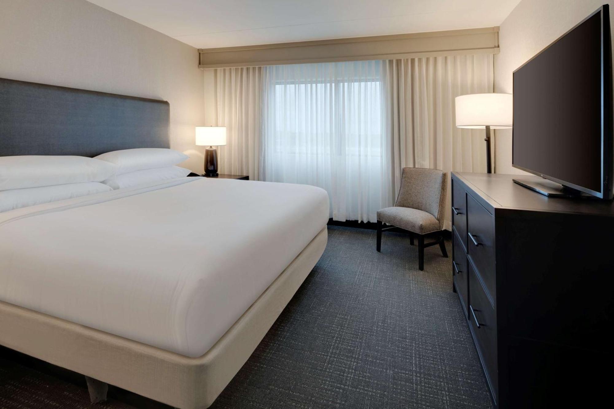 Embassy Suites By Hilton Detroit Troy Auburn Hills Exterior photo