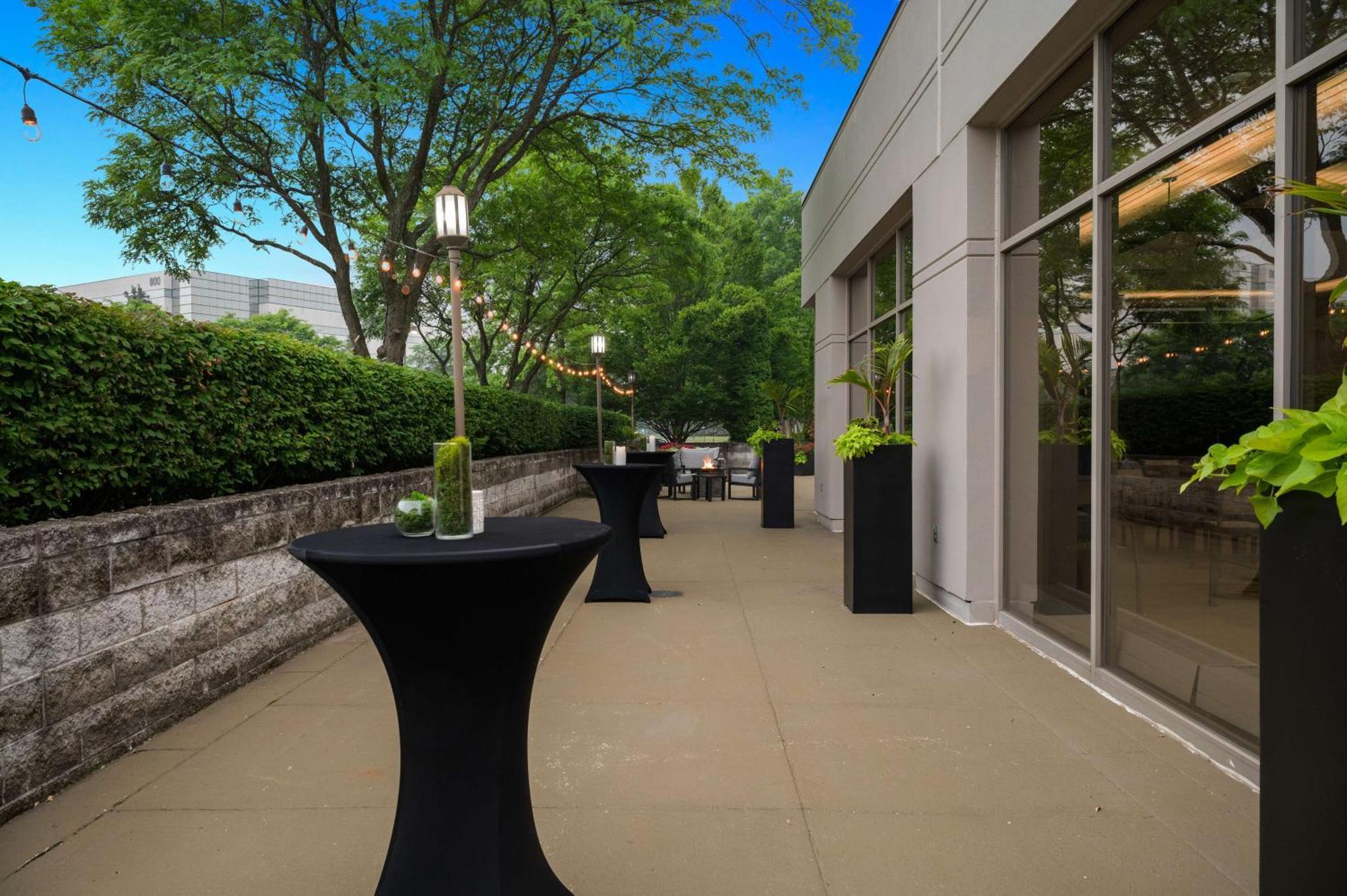 Embassy Suites By Hilton Detroit Troy Auburn Hills Exterior photo