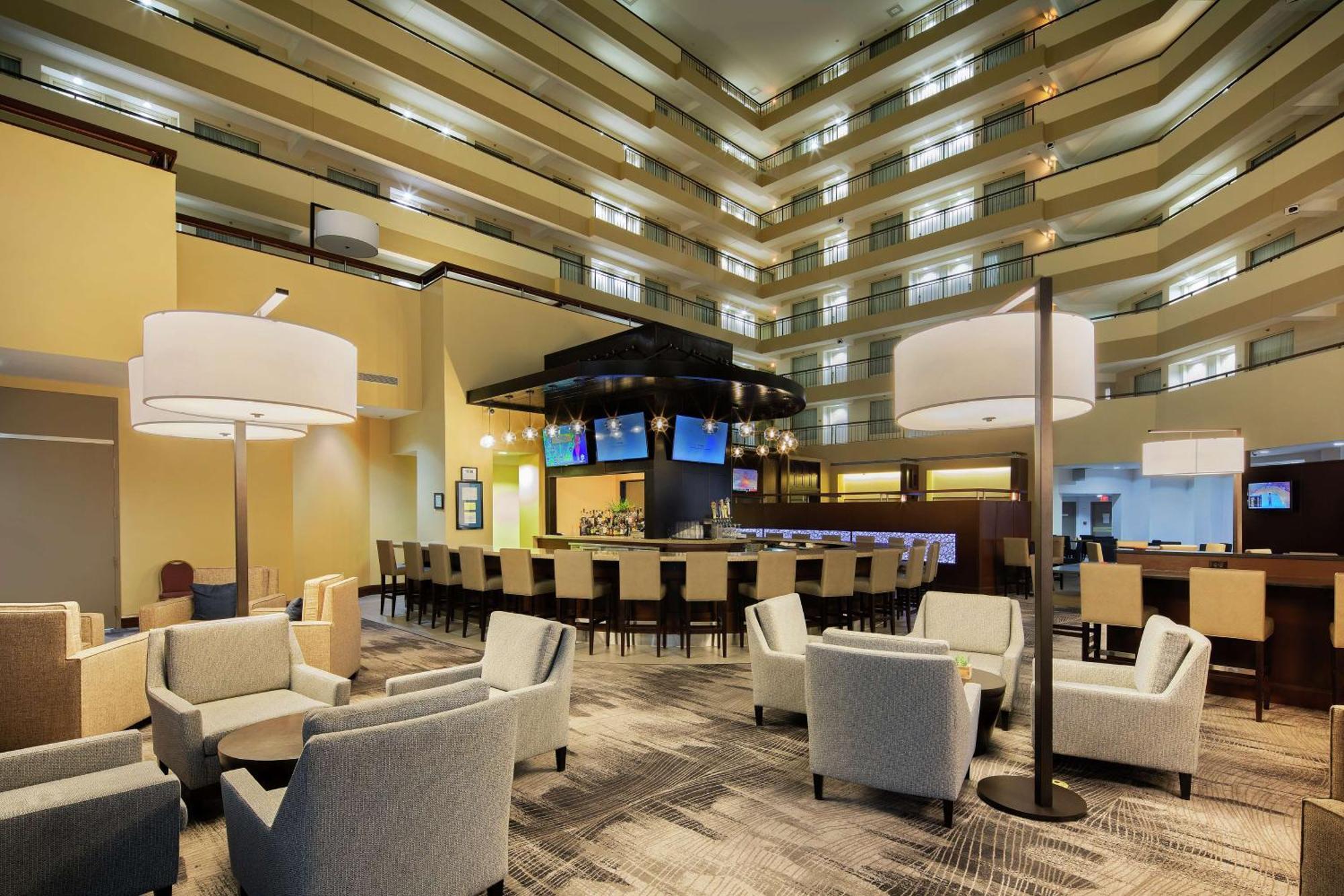 Embassy Suites By Hilton Detroit Troy Auburn Hills Exterior photo