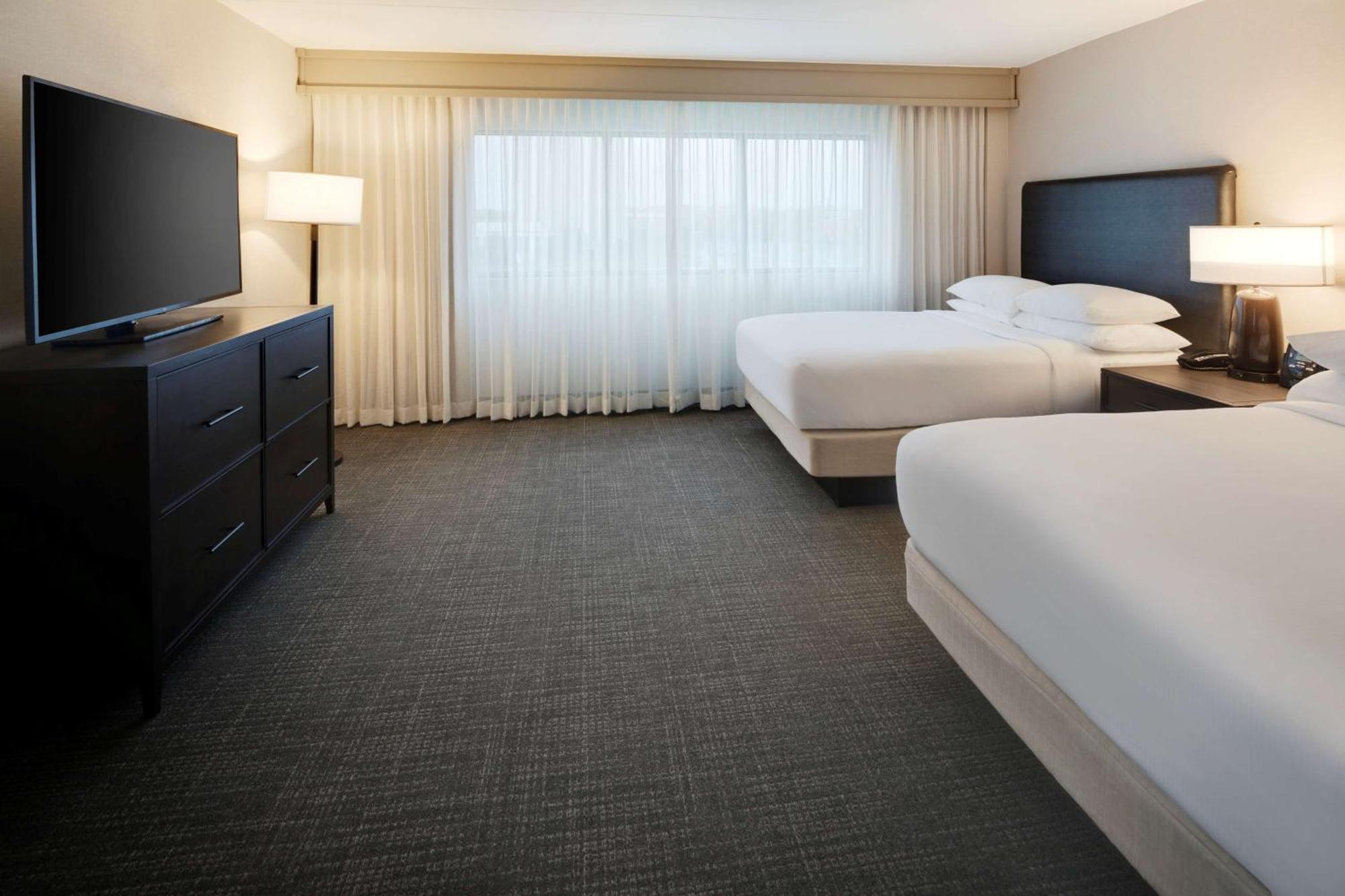 Embassy Suites By Hilton Detroit Troy Auburn Hills Exterior photo