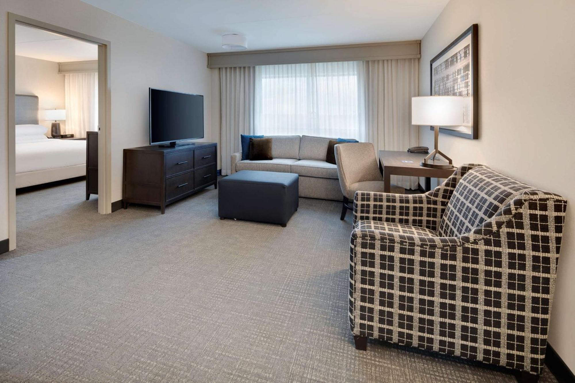 Embassy Suites By Hilton Detroit Troy Auburn Hills Exterior photo