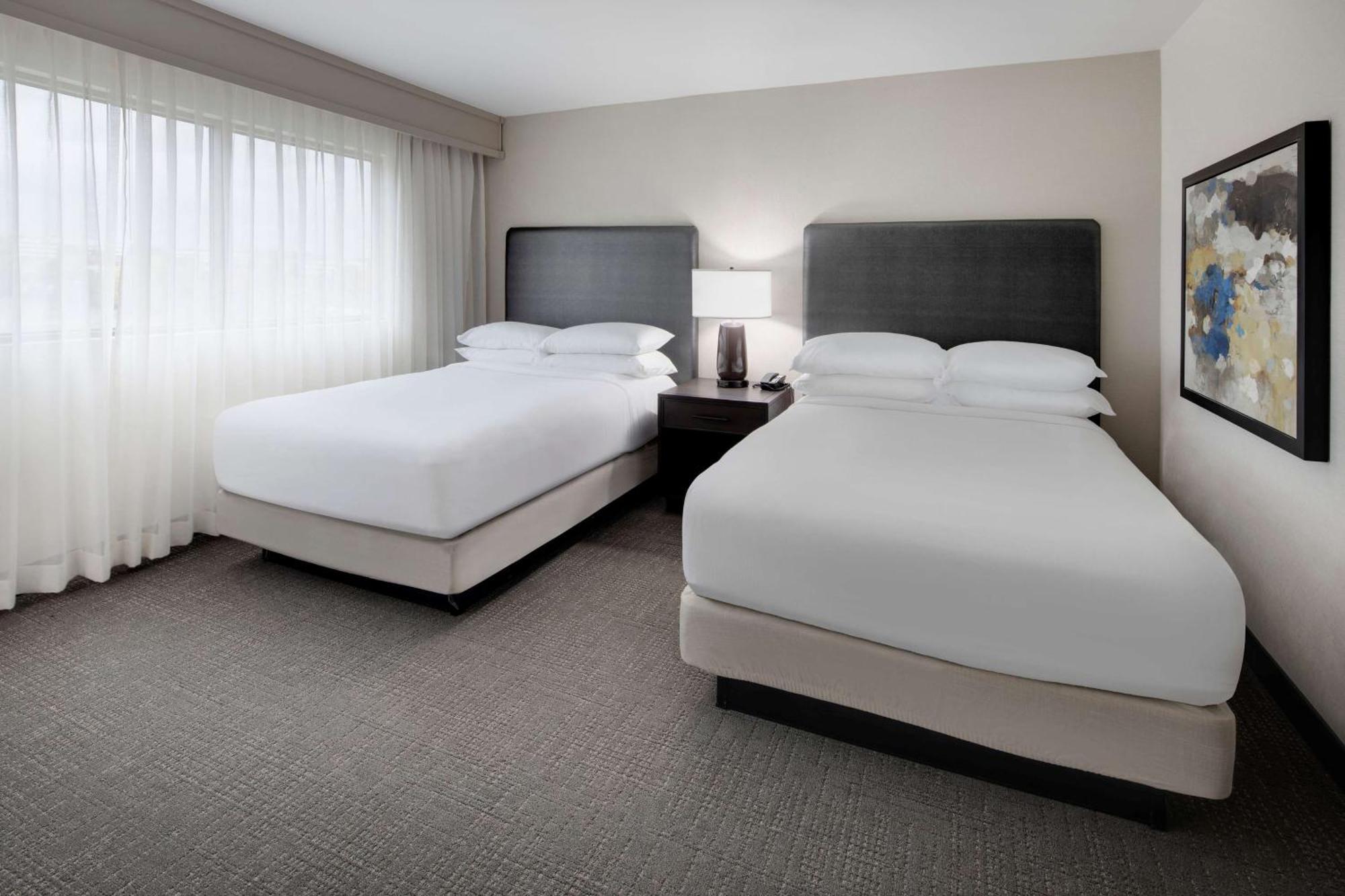 Embassy Suites By Hilton Detroit Troy Auburn Hills Exterior photo