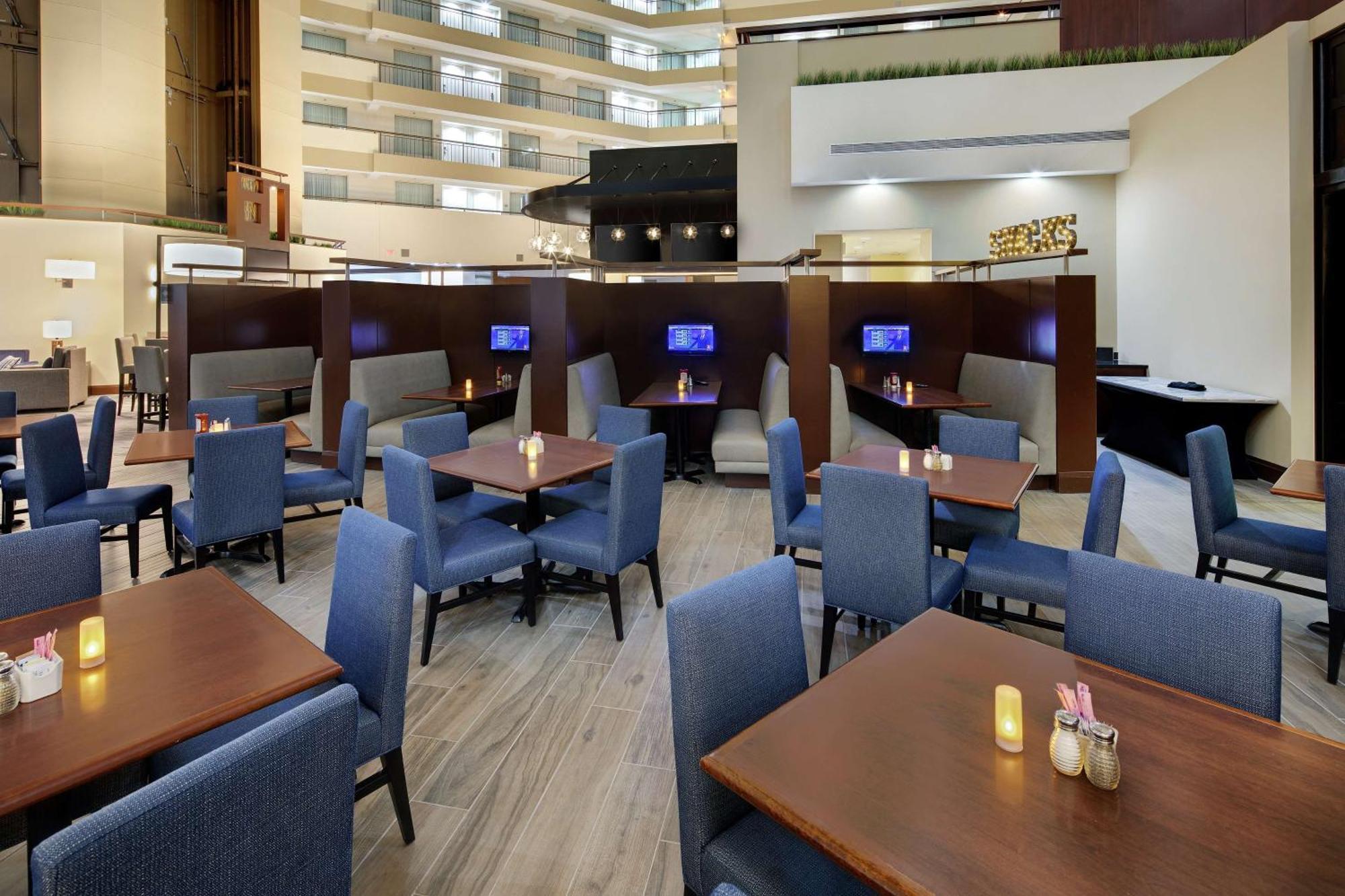 Embassy Suites By Hilton Detroit Troy Auburn Hills Exterior photo